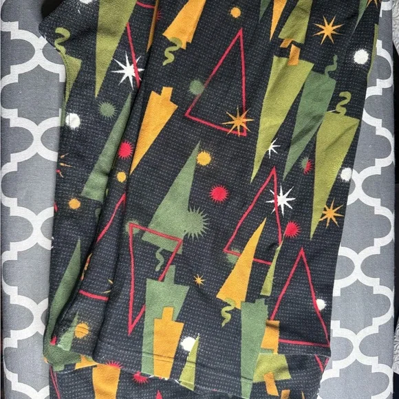 LuLaRoe Black Holiday Tree Print Leggings - Picture 2 of 4